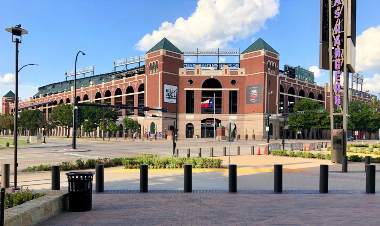 Family Friendly 2Bdrm-Walk To At&T/Cowboys Stadium Арлингтън Екстериор снимка